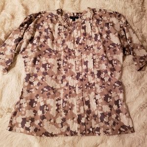 Banana Republic lightweight business casual shirt